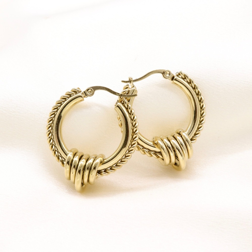 Chic Twist hoop